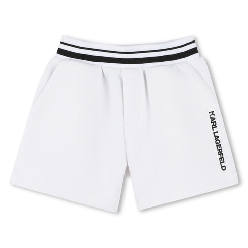 مجموعة كارل لاغرفيلد من القميص والشورت